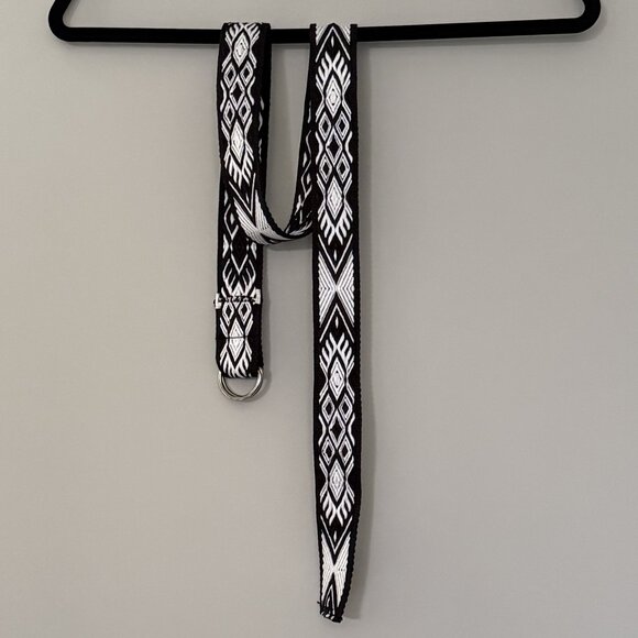 Dylan Caravan Southwestern Woven Adjustable Belt Black & White One Size - Picture 3 of 8